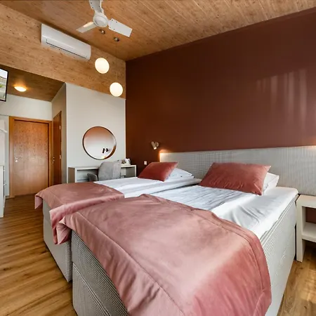 Aismares 3*