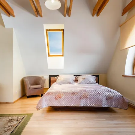 Aismares 3*