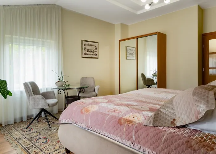 Aismares Svečių namai 3*